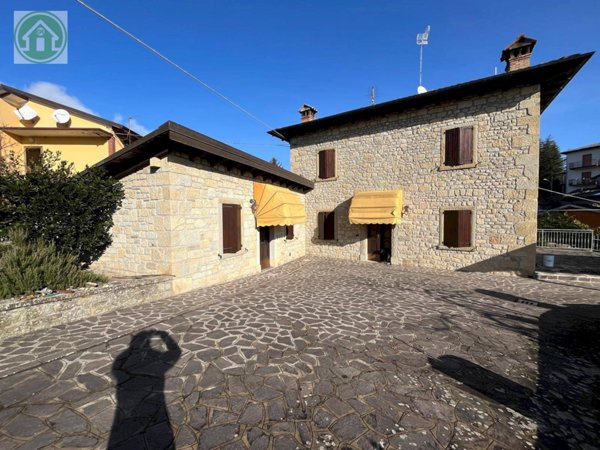 casa indipendente in vendita a Pavullo nel Frignano in zona Verica