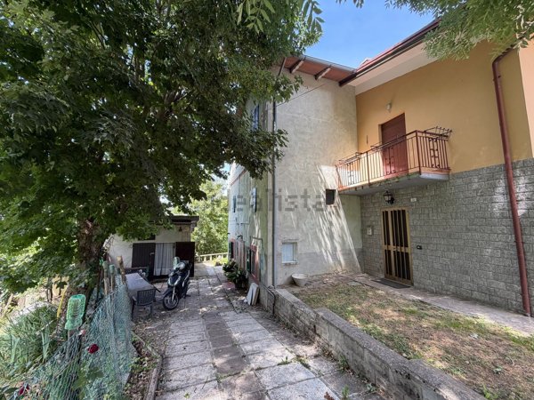 quadrivano in vendita a Pavullo nel Frignano in zona Sant'Antonio