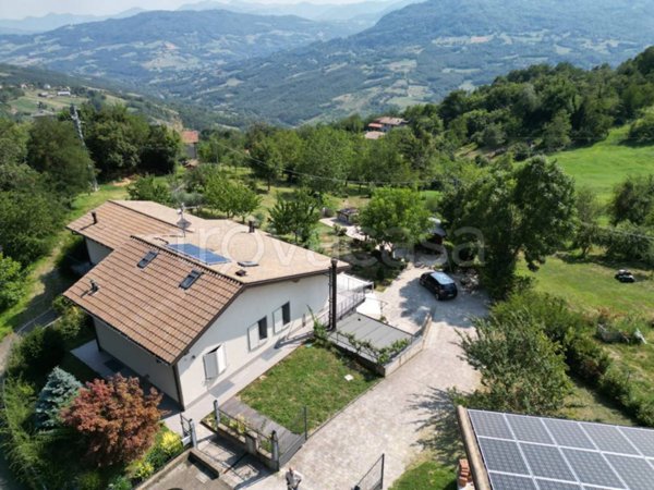 casa indipendente in vendita a Pavullo nel Frignano in zona Camatta