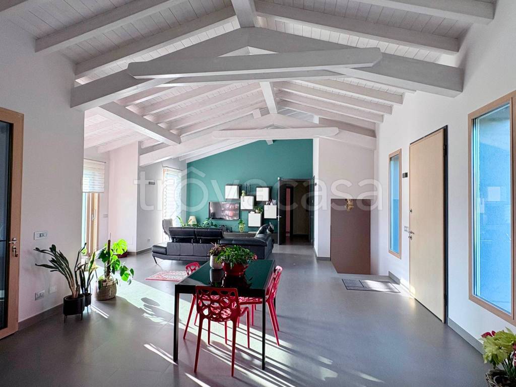 casa indipendente in vendita a Pavullo nel Frignano in zona Camatta