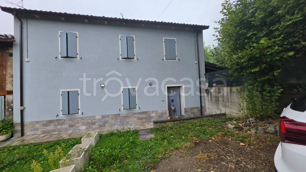 casa indipendente in vendita a Pavullo nel Frignano in zona Benedello