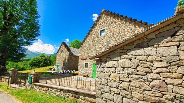 casa indipendente in vendita a Pievepelago in zona Tagliole