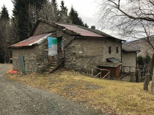 casa indipendente in vendita a Pievepelago in zona Tagliole