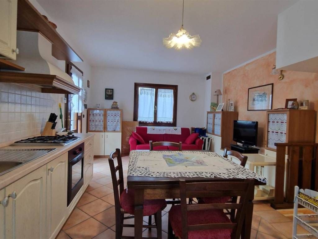 casa indipendente in vendita a Pievepelago in zona Sant'Andrea Pelago