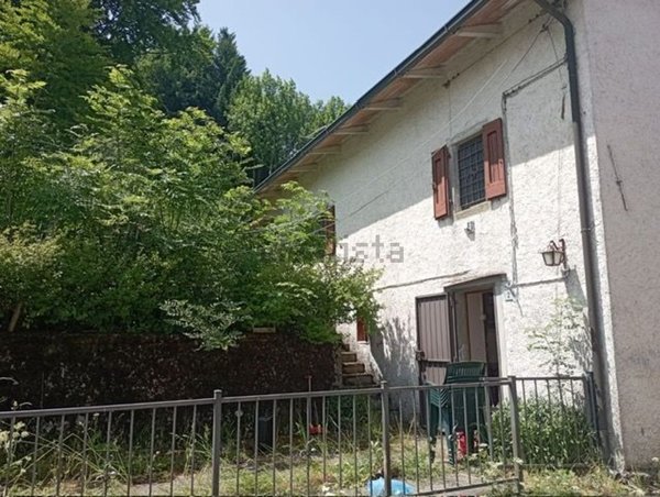 casa indipendente in vendita a Pievepelago