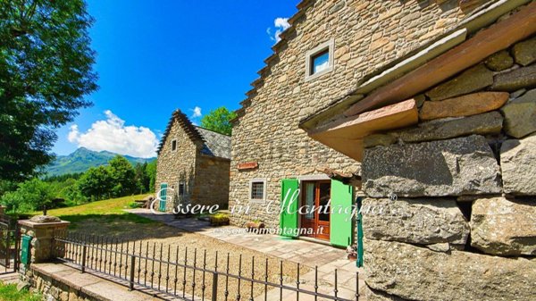 casa indipendente in vendita a Pievepelago in zona Tagliole