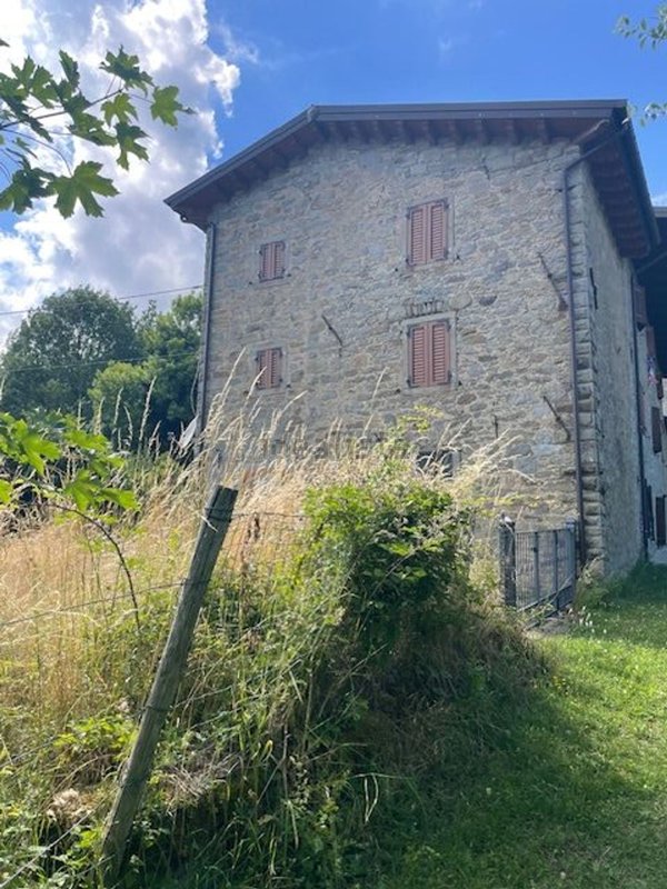 casa indipendente in vendita a Pievepelago