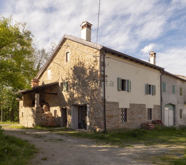 casale in vendita a Polinago