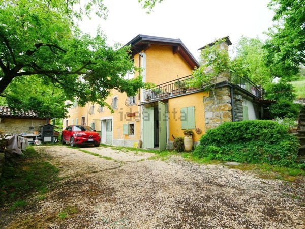 casale in vendita a Polinago