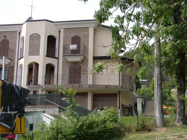 casa indipendente in vendita a Prignano sulla Secchia in zona Castelvecchio