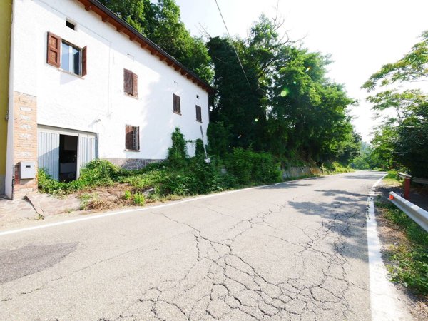 casa indipendente in vendita a Prignano sulla Secchia in zona Castelvecchio
