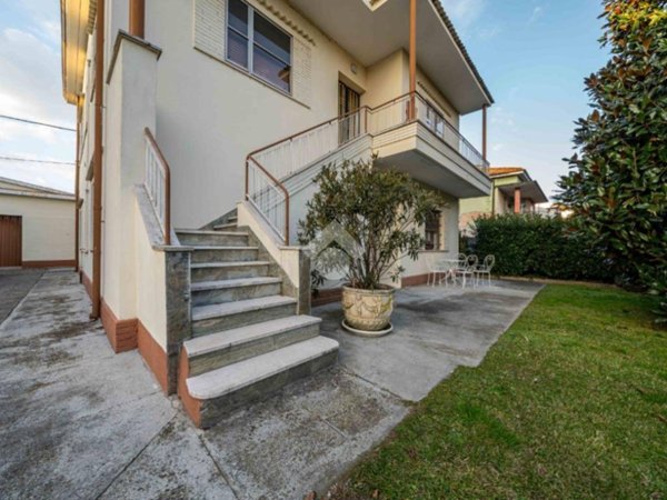 casa indipendente in vendita a Ravarino in zona Casoni