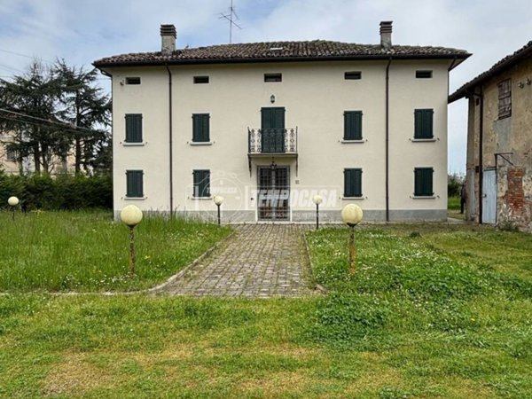 appartamento in vendita a Ravarino in zona La Villa
