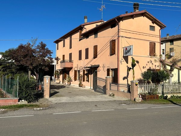 casa indipendente in vendita a Ravarino in zona Rami
