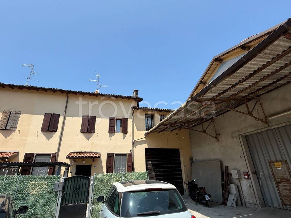 appartamento in vendita a Ravarino in zona Casoni