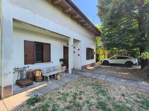 casa indipendente in vendita a Ravarino in zona Casoni