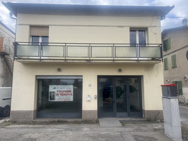 locale commerciale in vendita a Ravarino in zona Rami
