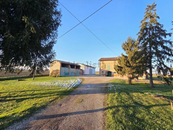 casa indipendente in vendita a Ravarino in zona La Villa