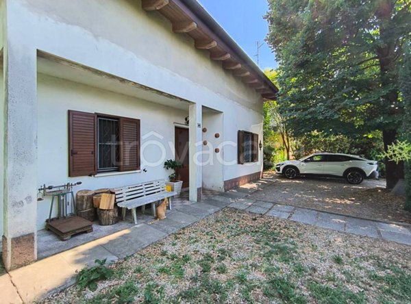 casa indipendente in vendita a Ravarino in zona Casoni