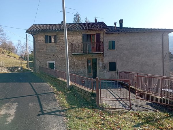 casa indipendente in vendita a Riolunato