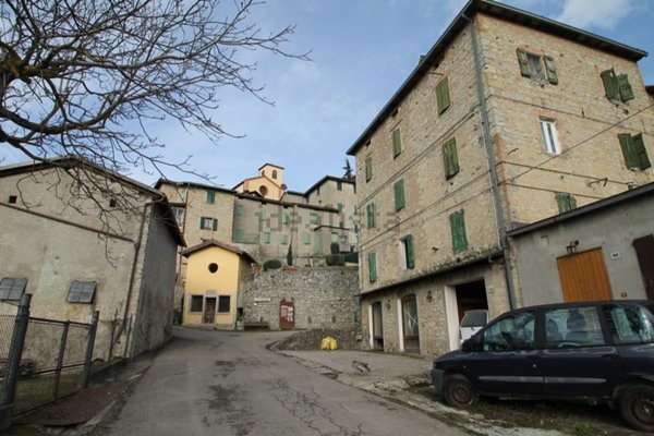 esavano in vendita a Riolunato