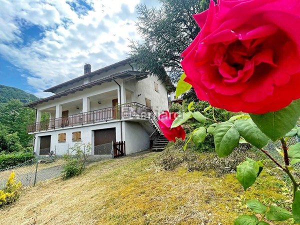 casa indipendente in vendita a Riolunato in zona Castello