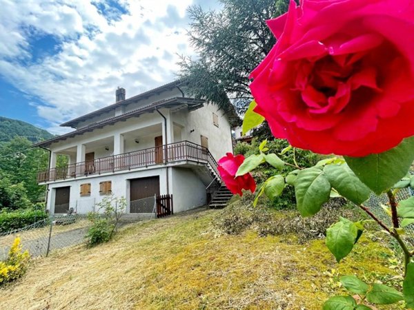 casa indipendente in vendita a Riolunato in zona Castello