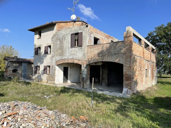 pentavano in vendita a San Cesario sul Panaro