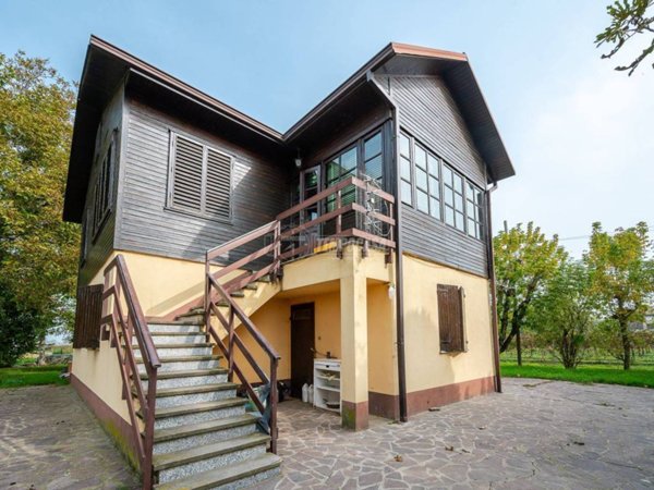casa indipendente in vendita a San Cesario sul Panaro in zona Sant'Anna