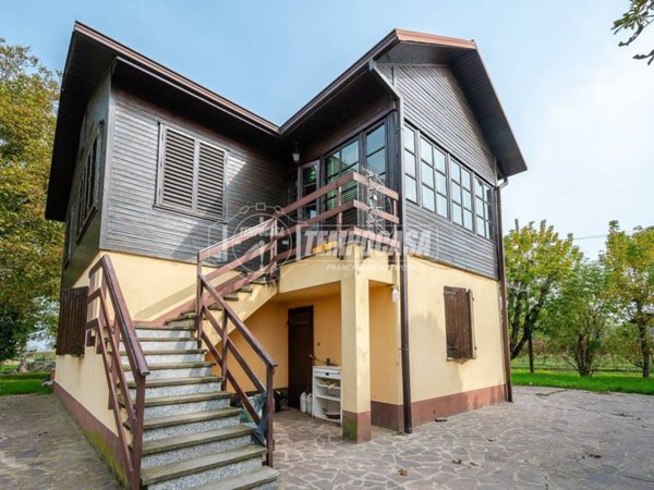 casa indipendente in vendita a San Cesario sul Panaro in zona Sant'Anna