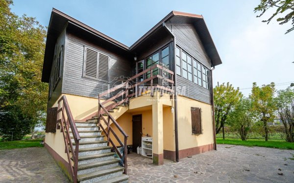 casa indipendente in vendita a San Cesario sul Panaro in zona Sant'Anna