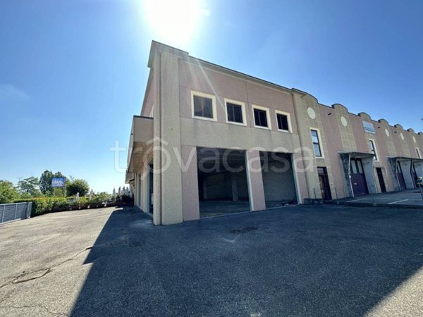 locale commerciale in vendita a San Cesario sul Panaro