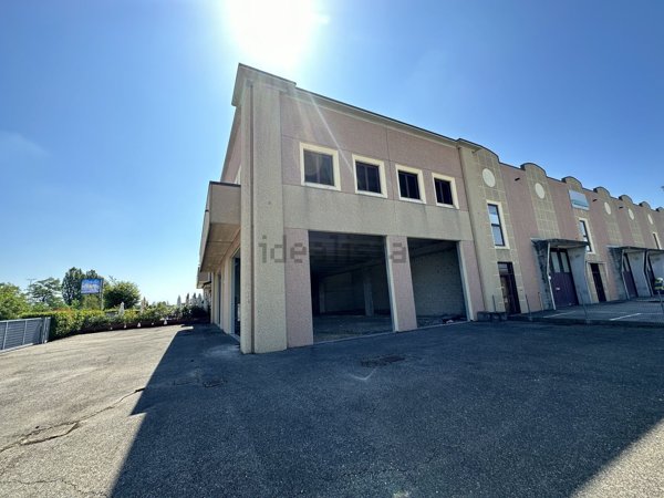 capannone in vendita a San Cesario sul Panaro