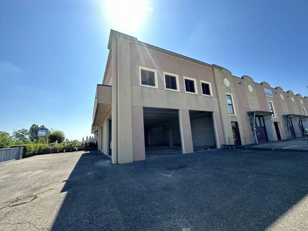 capannone in vendita a San Cesario sul Panaro