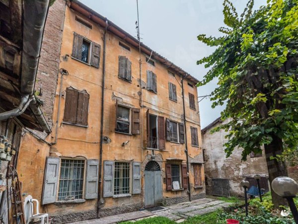 intera palazzina in vendita a San Cesario sul Panaro
