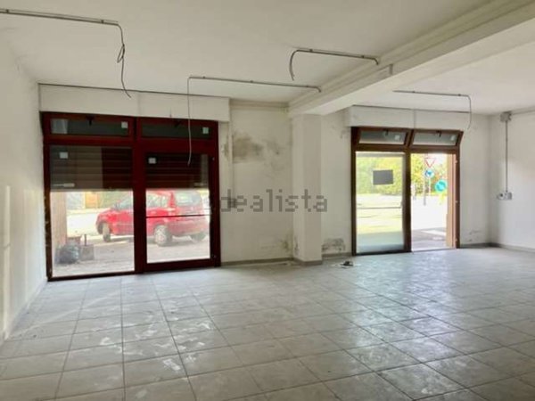 negozio in vendita a San Felice sul Panaro in zona Rivara