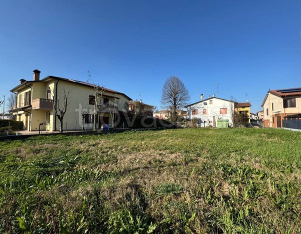 terreno edificabile in vendita a San Felice sul Panaro in zona Rivara