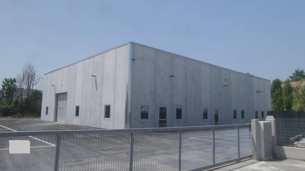 locale commerciale in vendita a San Felice sul Panaro