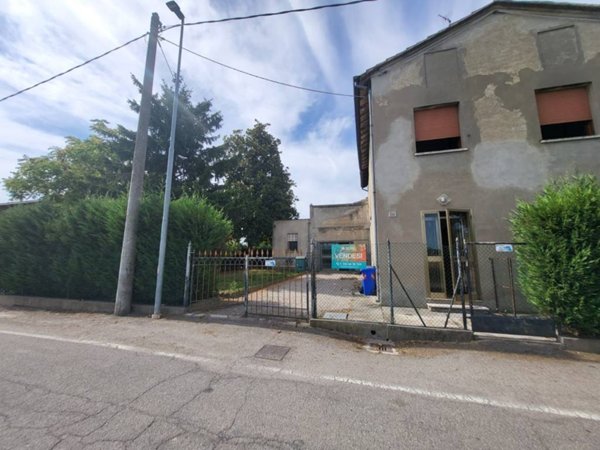 casa indipendente in vendita a San Felice sul Panaro in zona Dogaro
