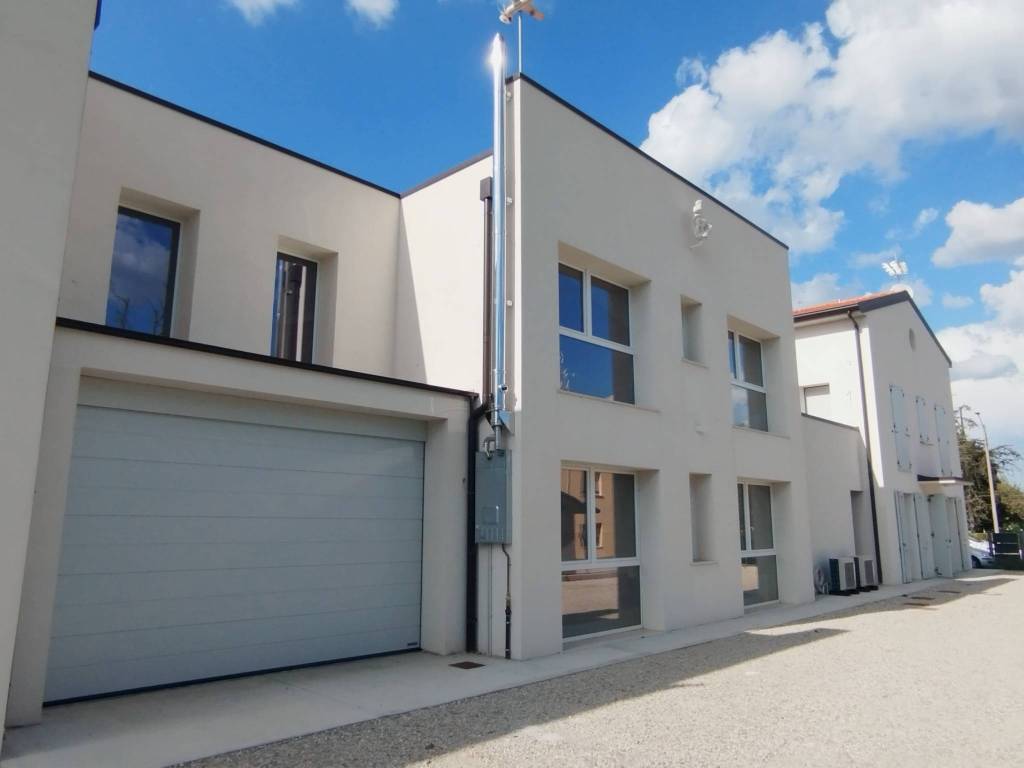 negozio in vendita a San Felice sul Panaro