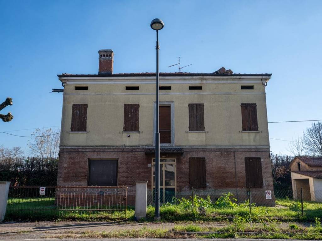 casa indipendente in vendita a San Felice sul Panaro in zona Pavignane