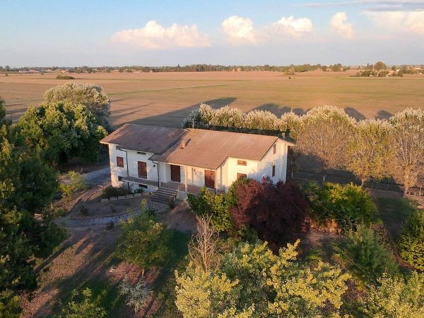 casa indipendente in vendita a San Felice sul Panaro in zona Rivara