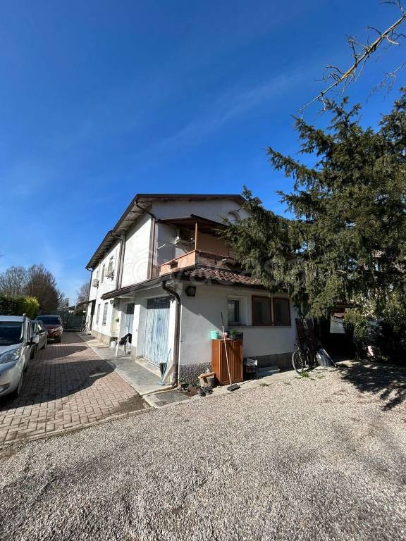 casa indipendente in vendita a San Felice sul Panaro in zona Rivara
