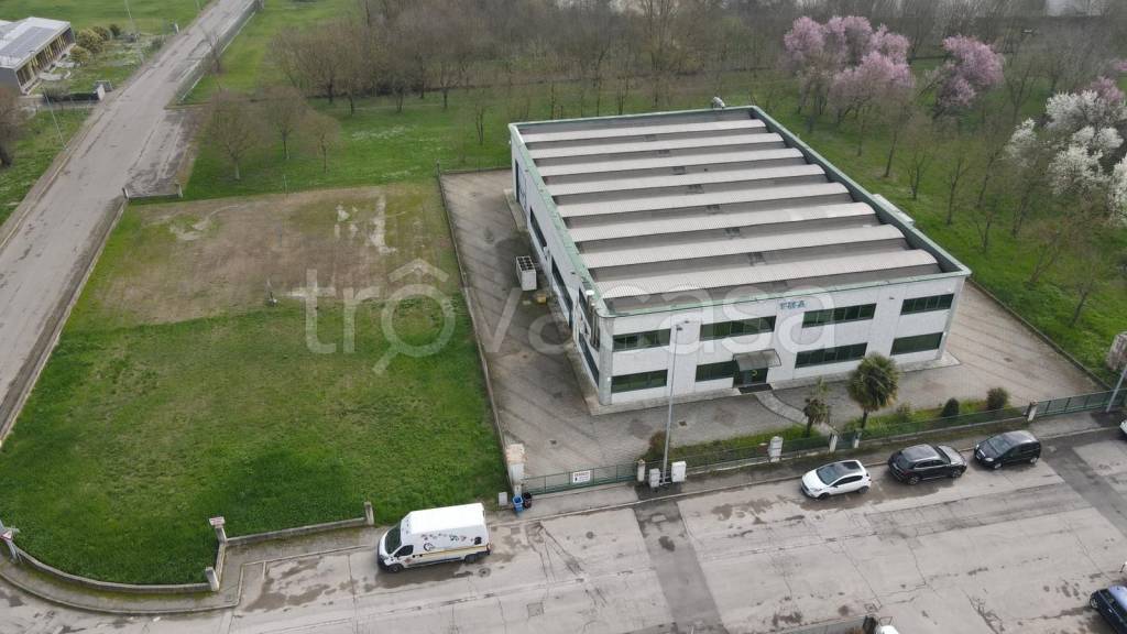 locale commerciale in vendita a San Felice sul Panaro