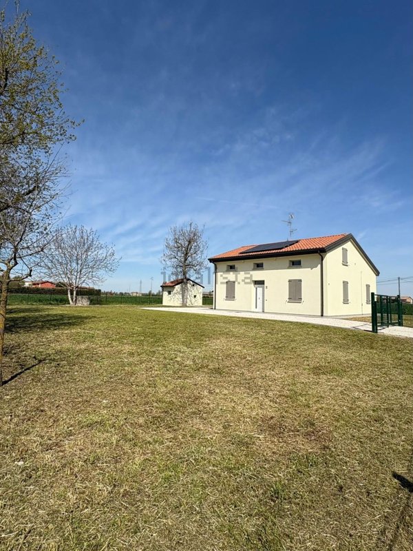 casa indipendente in vendita a San Felice sul Panaro in zona Rivara