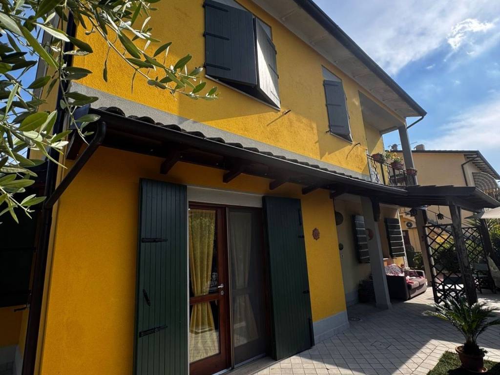 casa indipendente in vendita a San Felice sul Panaro in zona Rivara