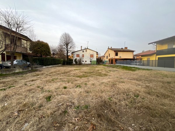 terreno edificabile in vendita a San Felice sul Panaro