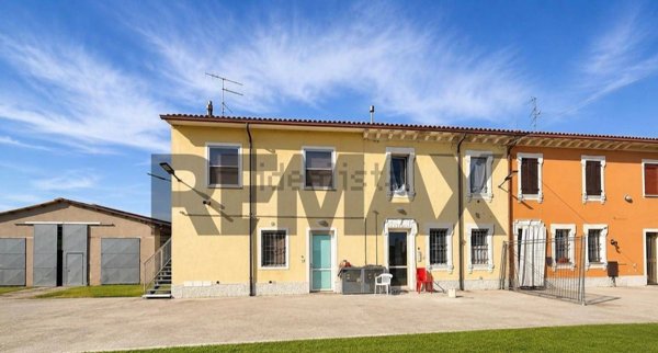 appartamento in vendita a San Felice sul Panaro in zona Dogaro