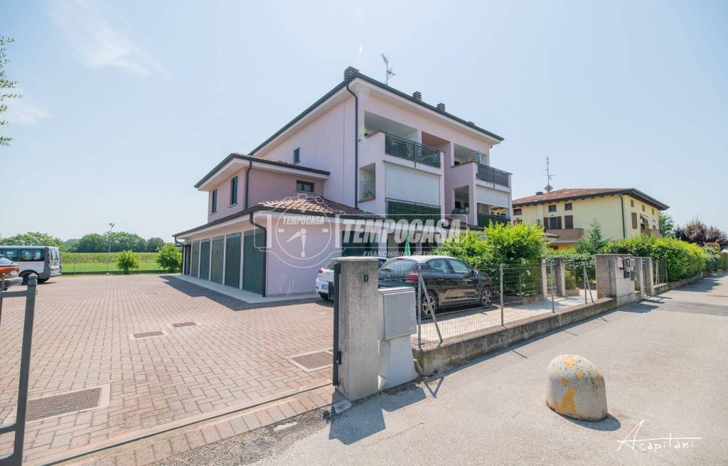 appartamento in vendita a San Felice sul Panaro in zona Dogaro