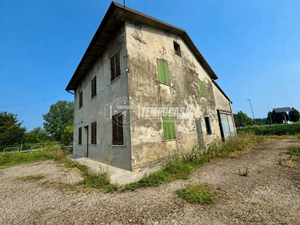 casale in vendita a San Felice sul Panaro